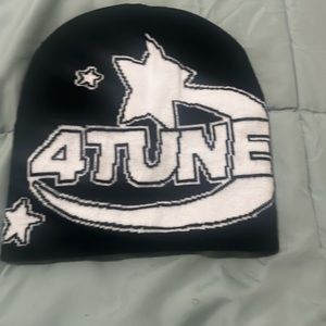Black and white 4 tune beanie